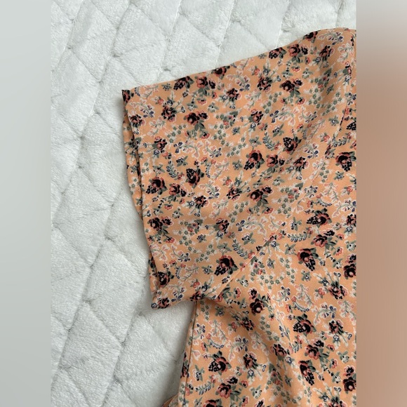 Les Amis Pink Floral Pattern Ruffle Peplum Top Size Small - Picture 7 of 8